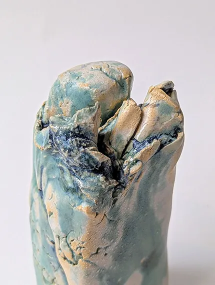 Sculpture en céramique, émaillage vert et bleu