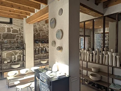 l'atelier l'élément terre au 58 rue Dabray dans le quartier Libération à Nice