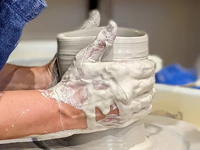 Création de céramique à l'élément terre